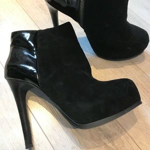 Le Chateau booties